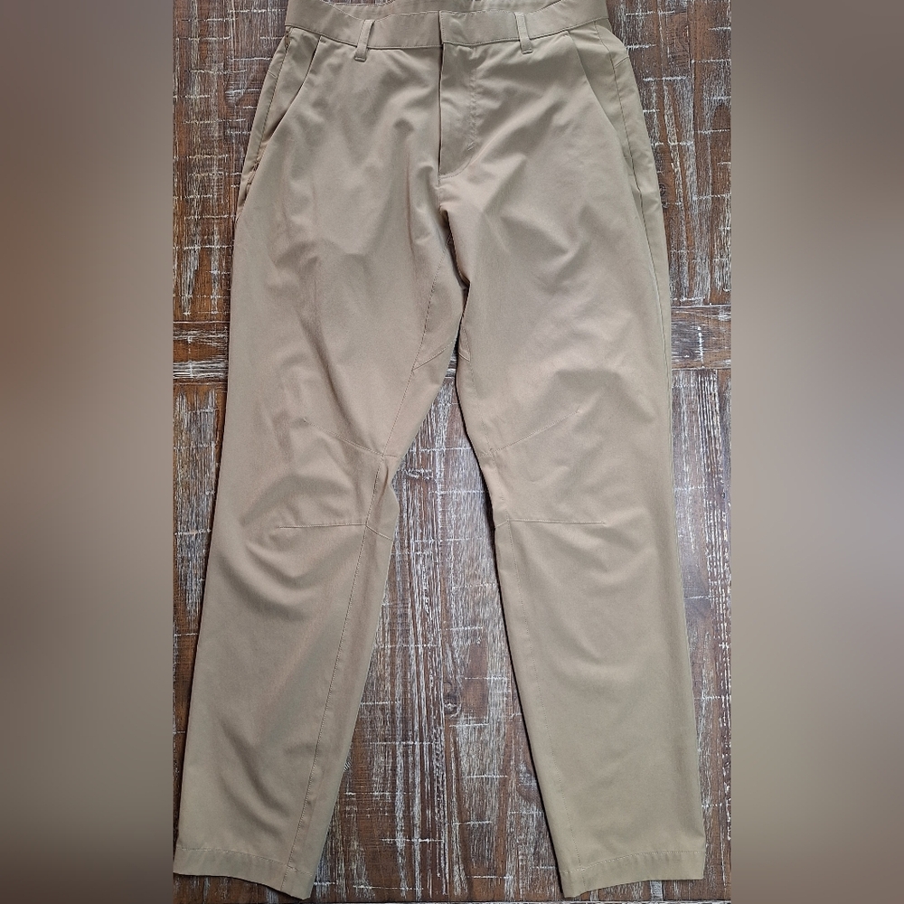 Fabletics‎ The Only Pant Mens 30x30(Tag 29x32)Beige Classic Fit Chino Athletic